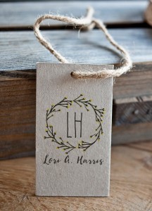 Feminine_Rustic_Wreath_Logo
